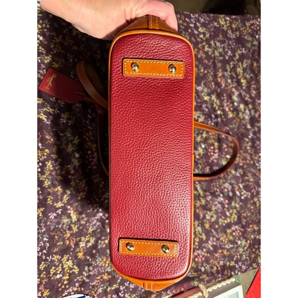 Dooney and Bourke two-tone pebble, leather tote - Picture 8 of 9